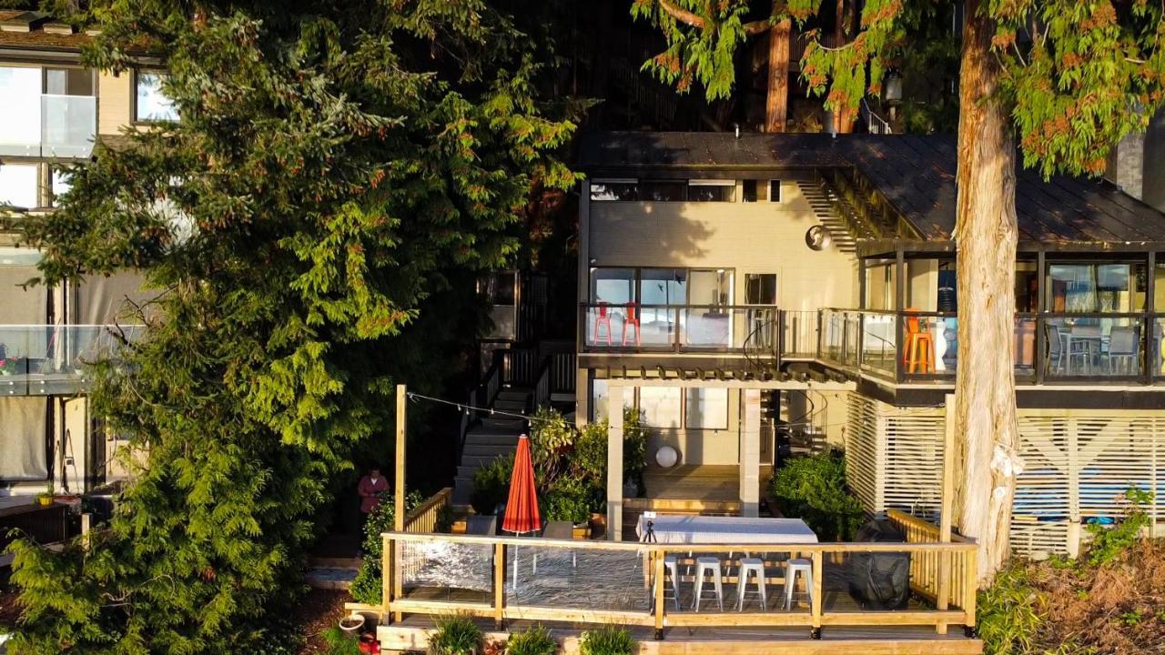 Waterfront Cottage With Superb Coastline Views West Vancouver Exterior photo