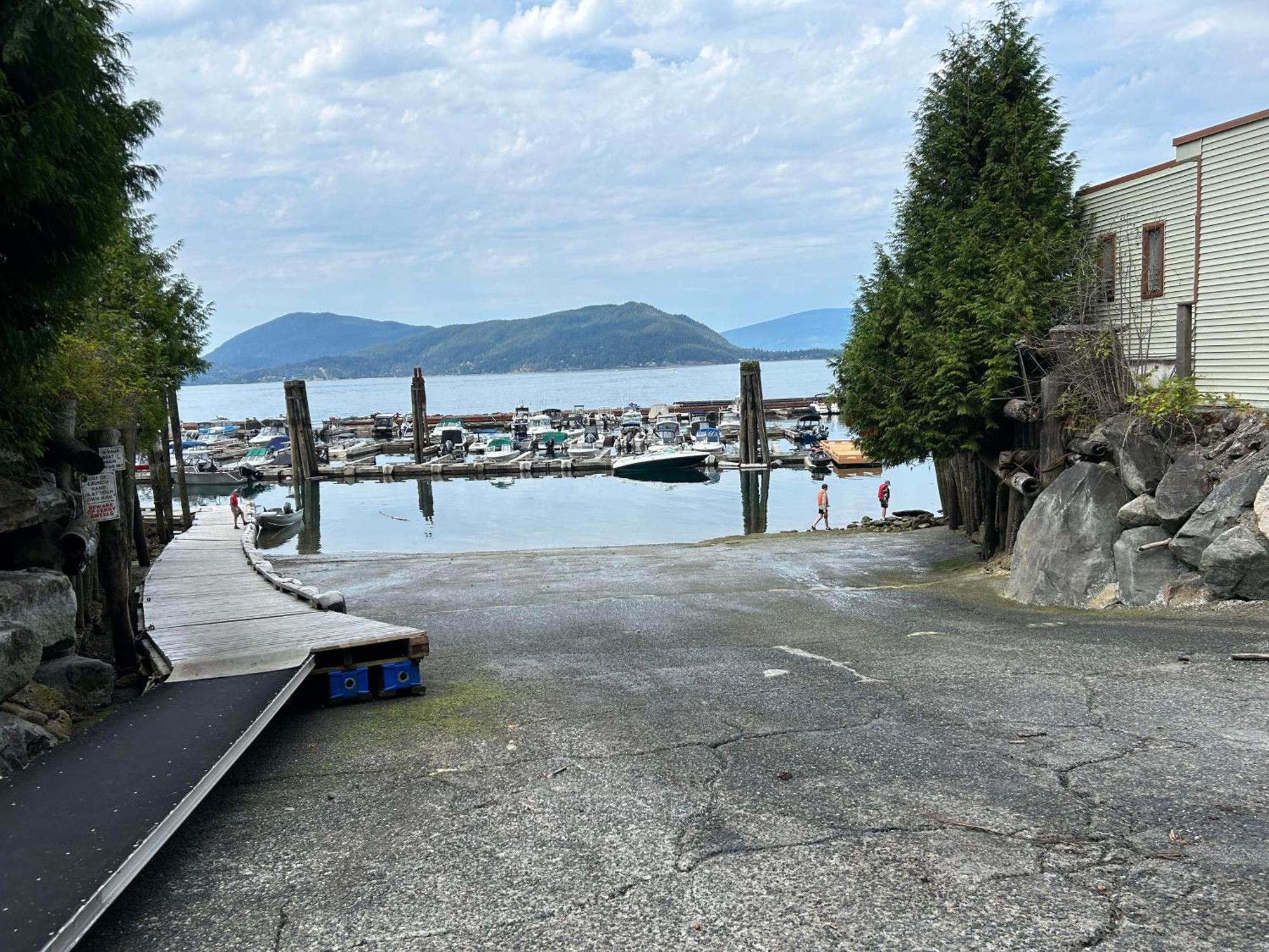 Waterfront Cottage With Superb Coastline Views West Vancouver Exterior photo
