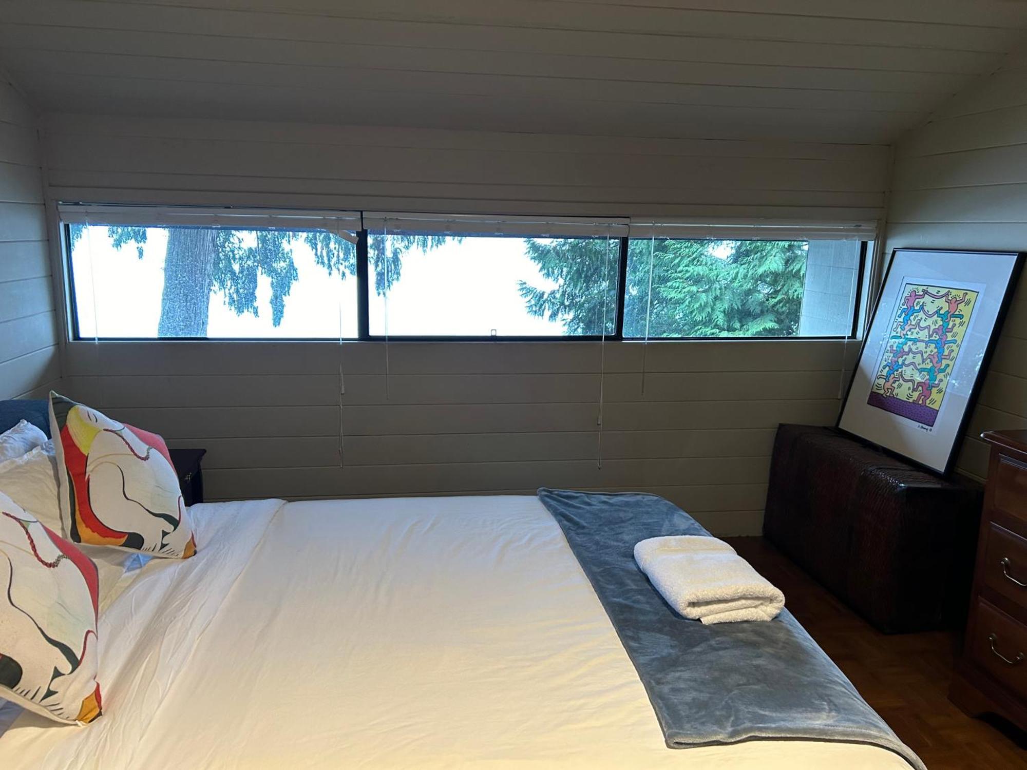 Waterfront Cottage With Superb Coastline Views West Vancouver Exterior photo
